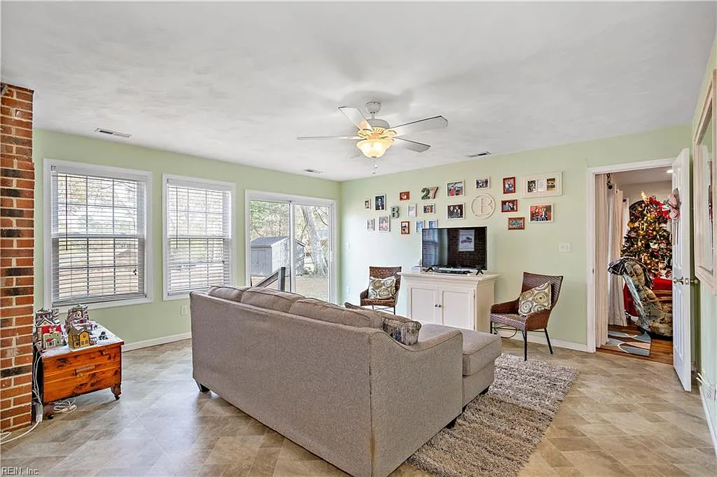 Secondary living room